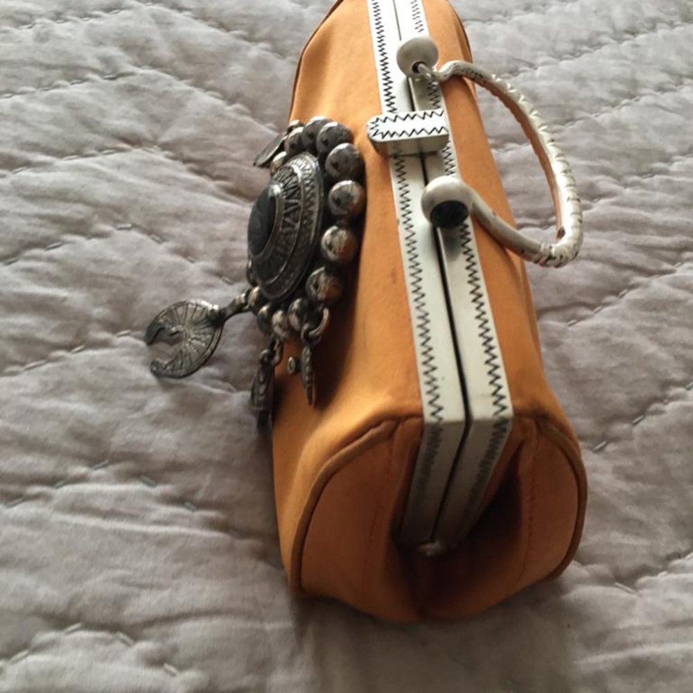 Trade - Picture 3 of 7